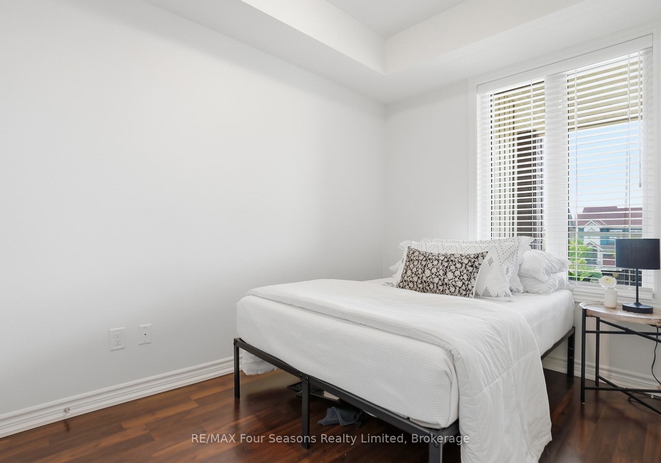 17-spooner-crescent-collingwood-ontario-s13418344