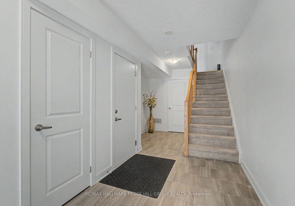 30-red-maple-lane-barrie-ontario-s13418980