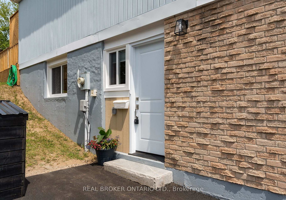 50-browning-trail-barrie-ontario-s13420606