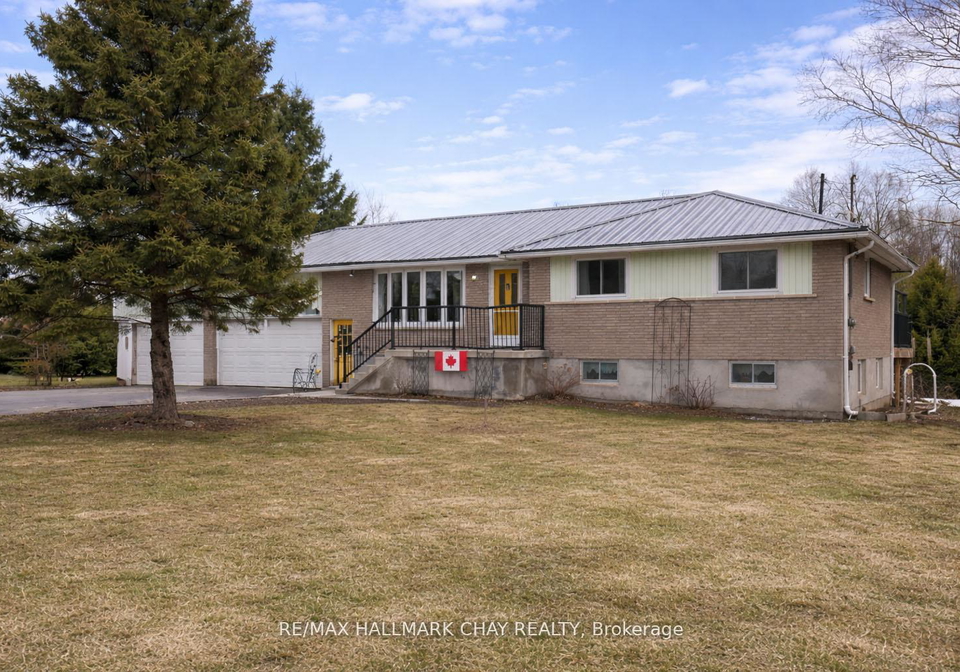8315-93-highway-tiny-ontario-s13424730