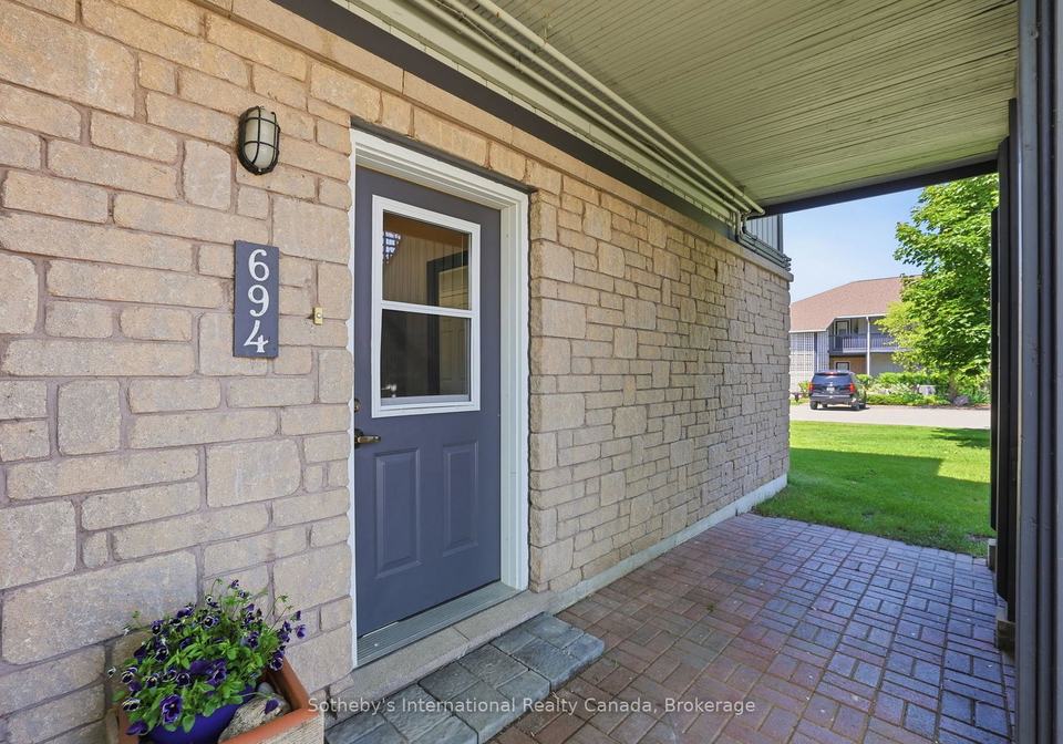 694-johnston-park-avenue-collingwood-ontario-s13424780