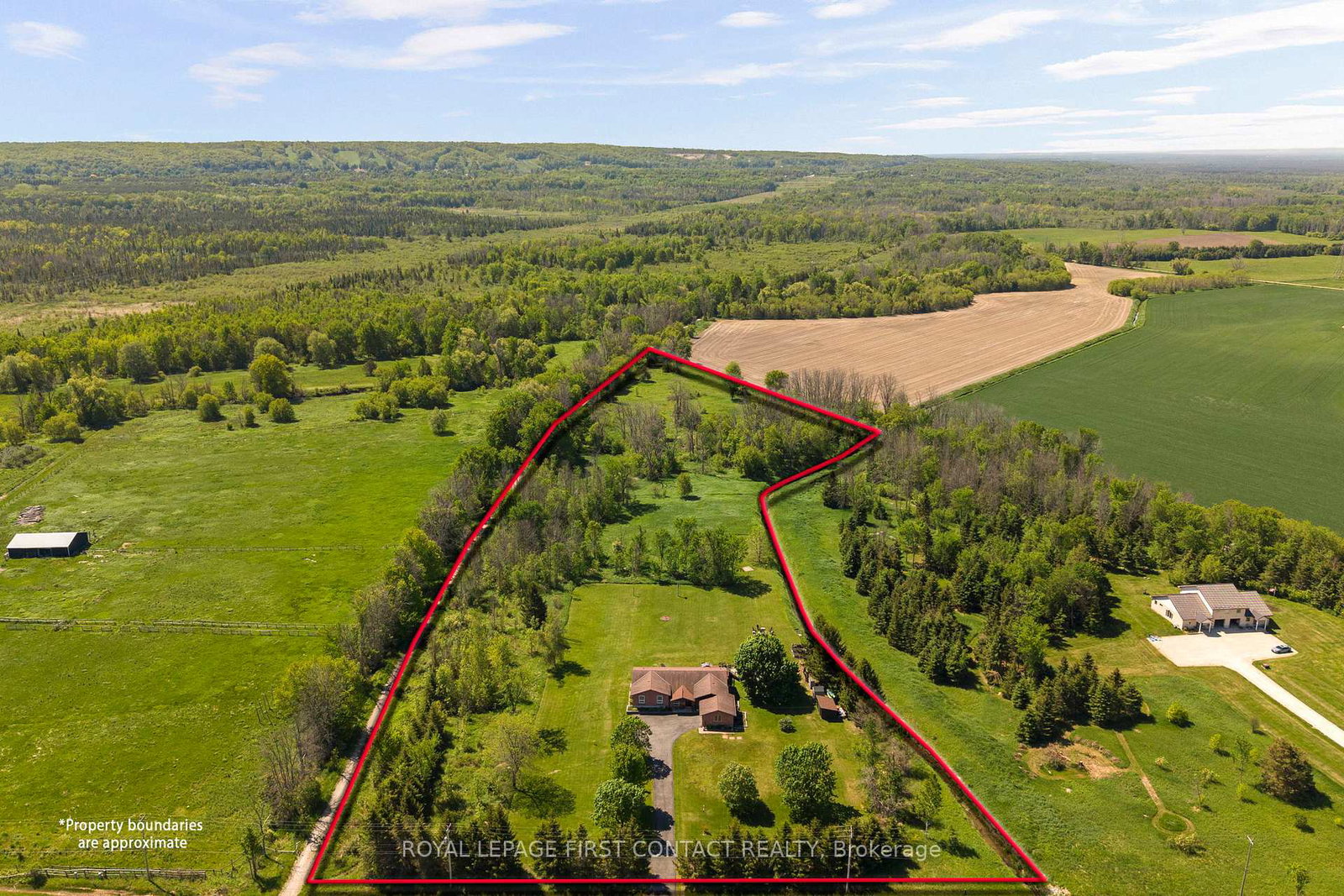 2053-26-highway-springwater-ontario-s13425036