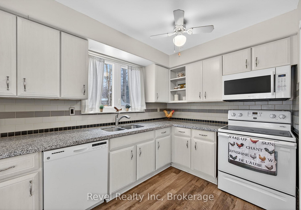 8-manitou-crescent-tiny-ontario-s13425464