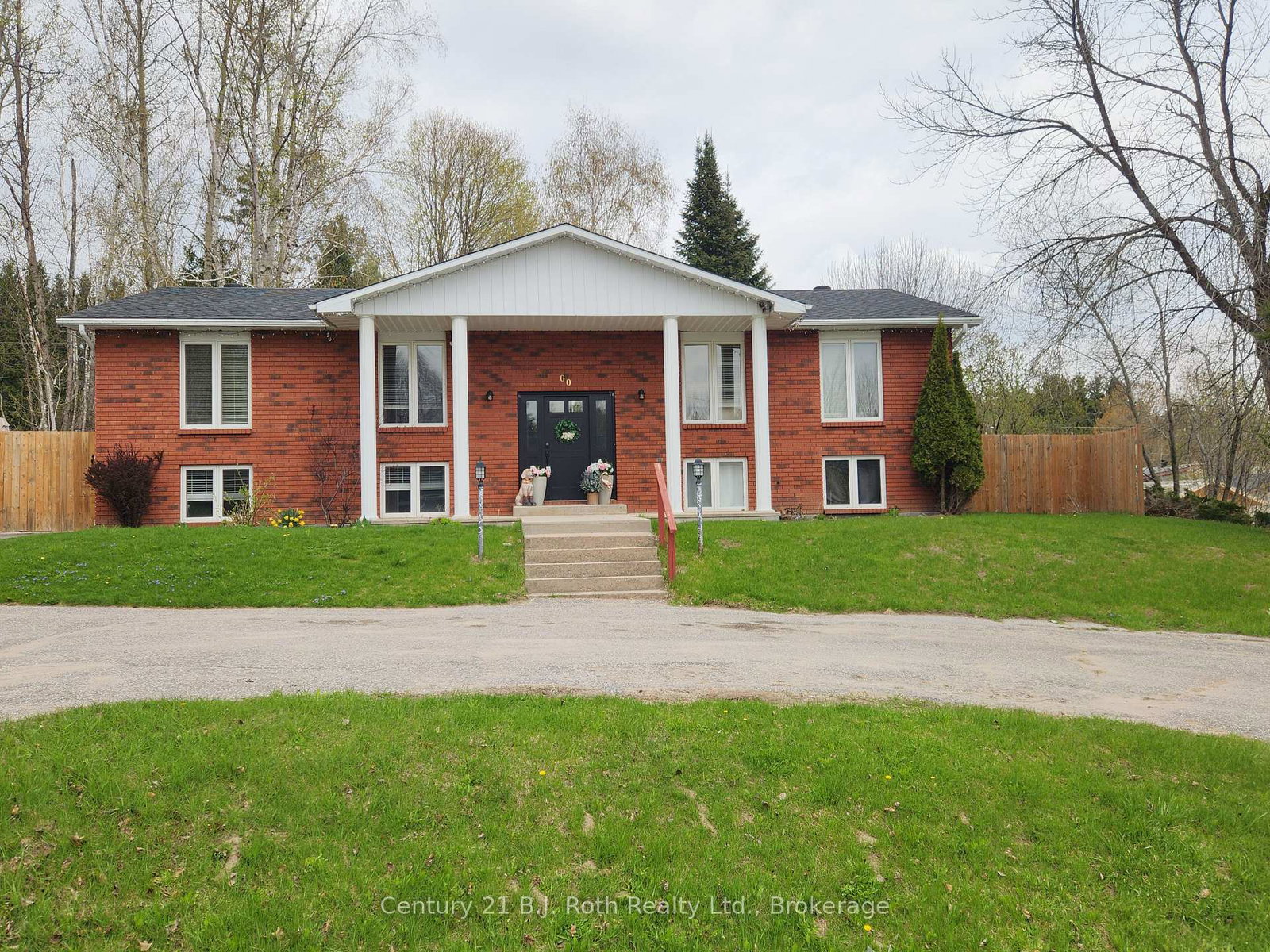 60-lepage-drive-penetanguishene-ontario-s13427306