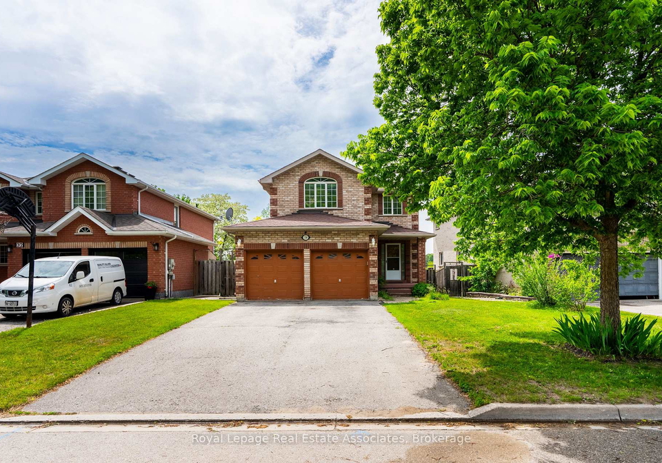 34-bloom-crescent-barrie-ontario-s13427940