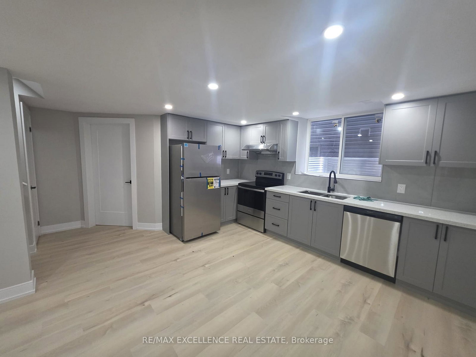 91-berkely-street-wasaga-beach-ontario-s13428404
