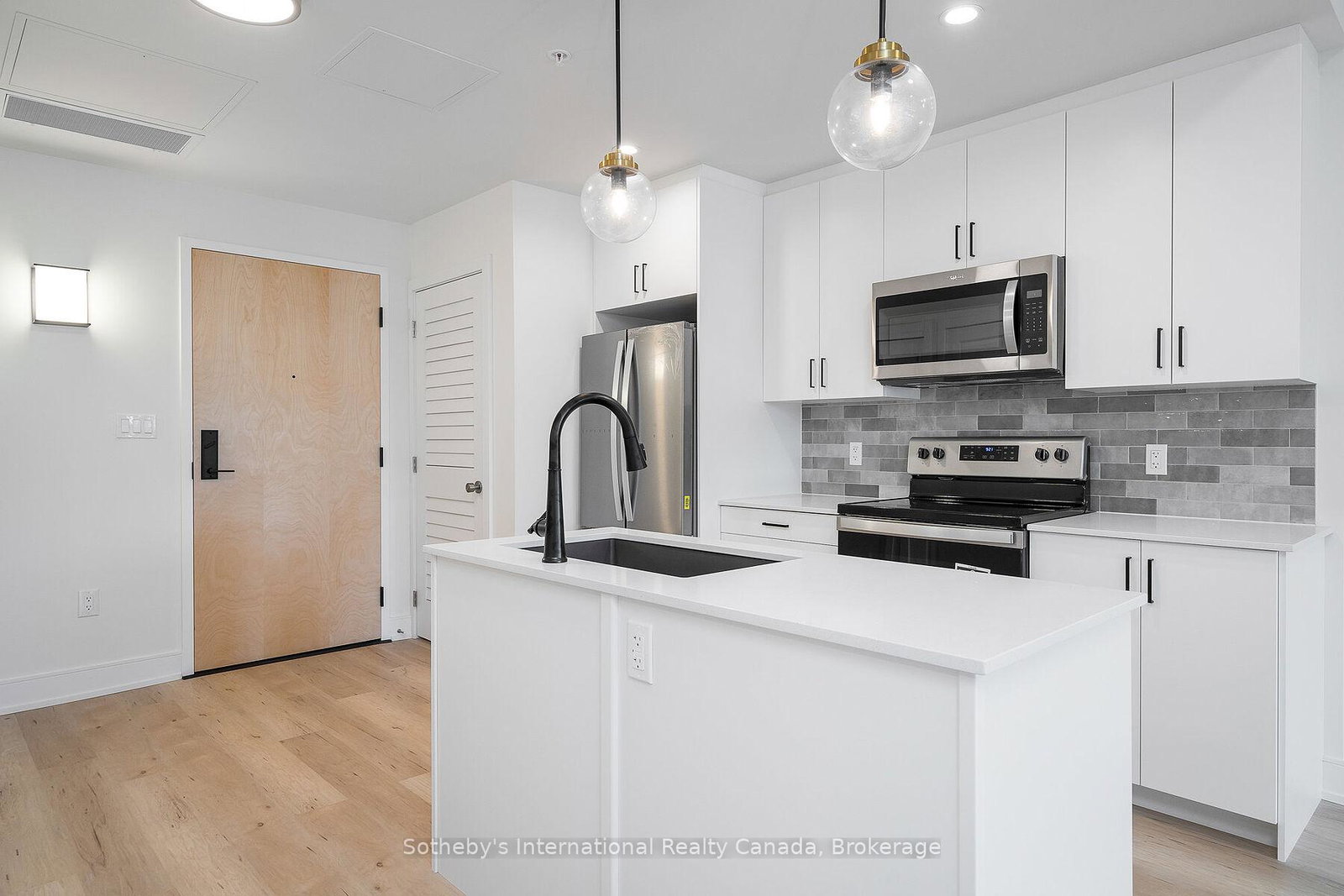 121-mary-street-clearview-ontario-s13431230