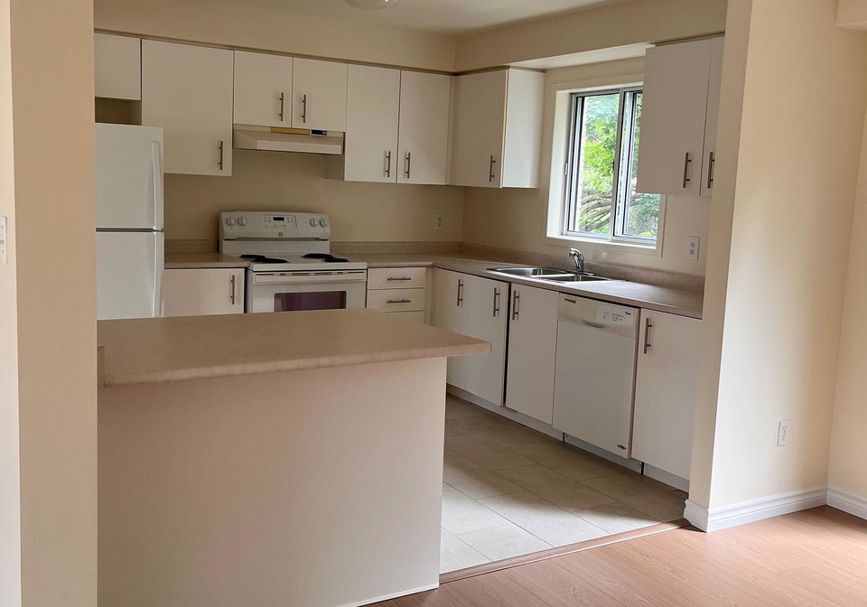 490-veterans-drive-barrie-ontario-s13431528