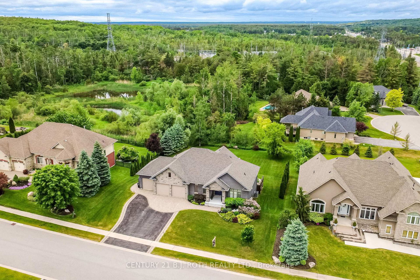 37-wendat-trail-springwater-ontario-s13434092