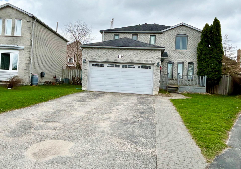 19-blair-crescent-barrie-ontario-s13434338