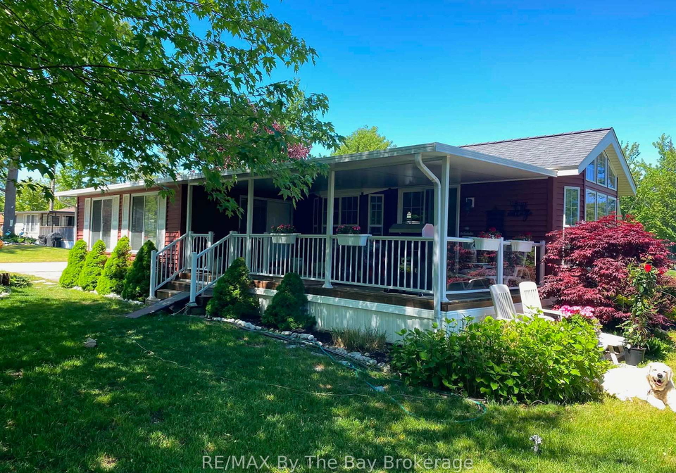 1-white-pines-trail-wasaga-beach-ontario-s13436258