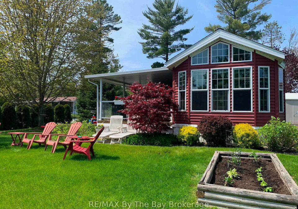 1-white-pines-trail-wasaga-beach-ontario-s13436258