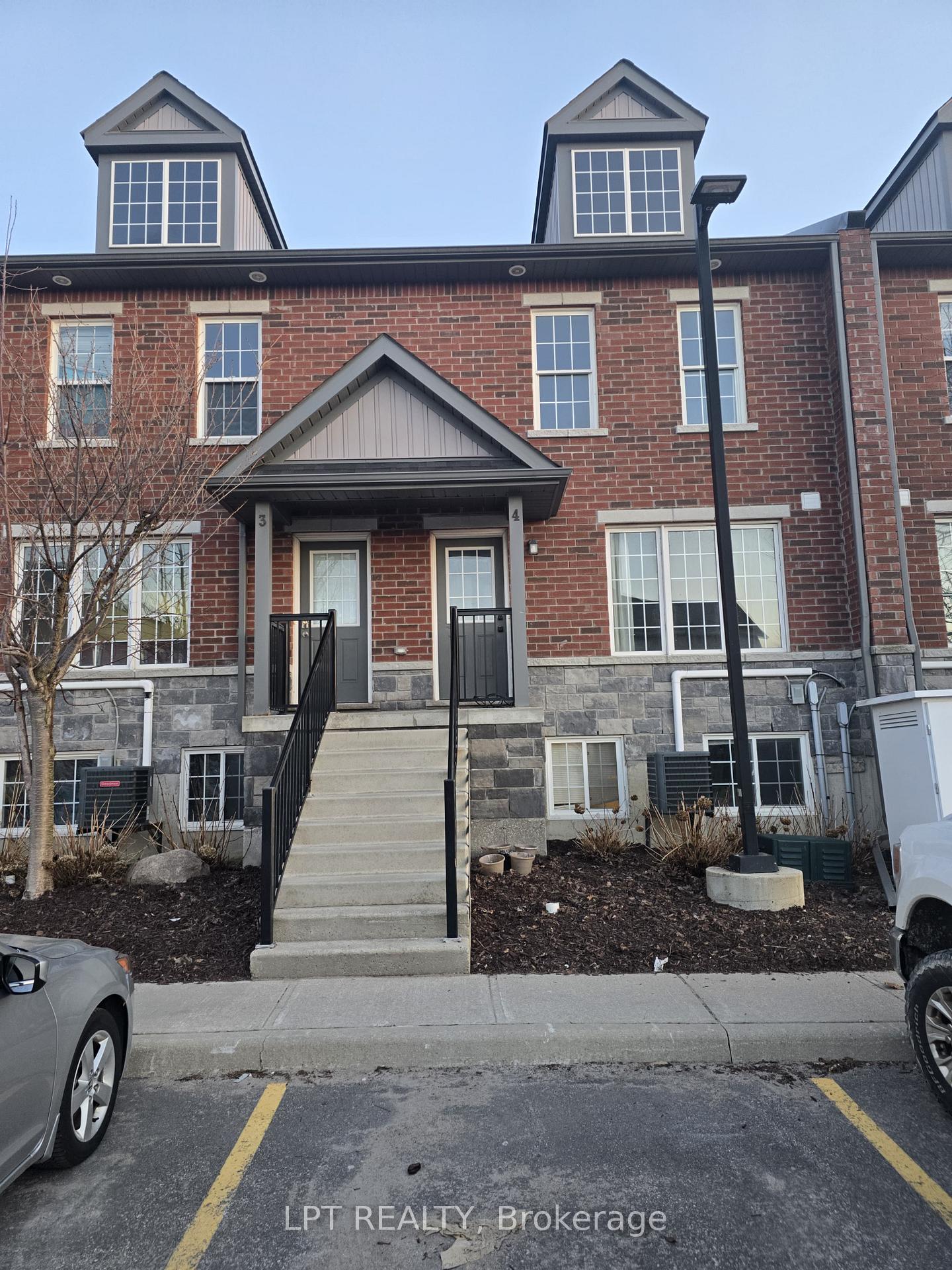 24penetanguishene-road-barrie-ontario-s13440286