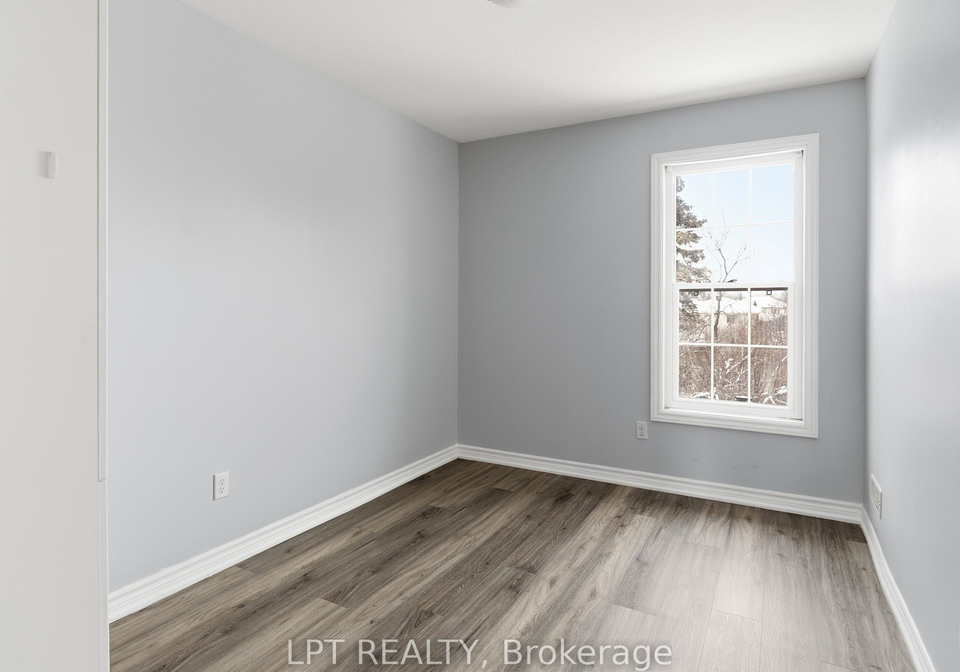 24penetanguishene-road-barrie-ontario-s13440286