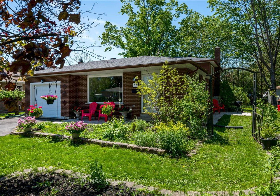 44-belcourt-avenue-barrie-ontario-s13441220
