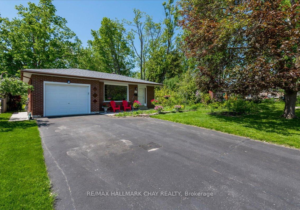 44-belcourt-avenue-barrie-ontario-s13441220