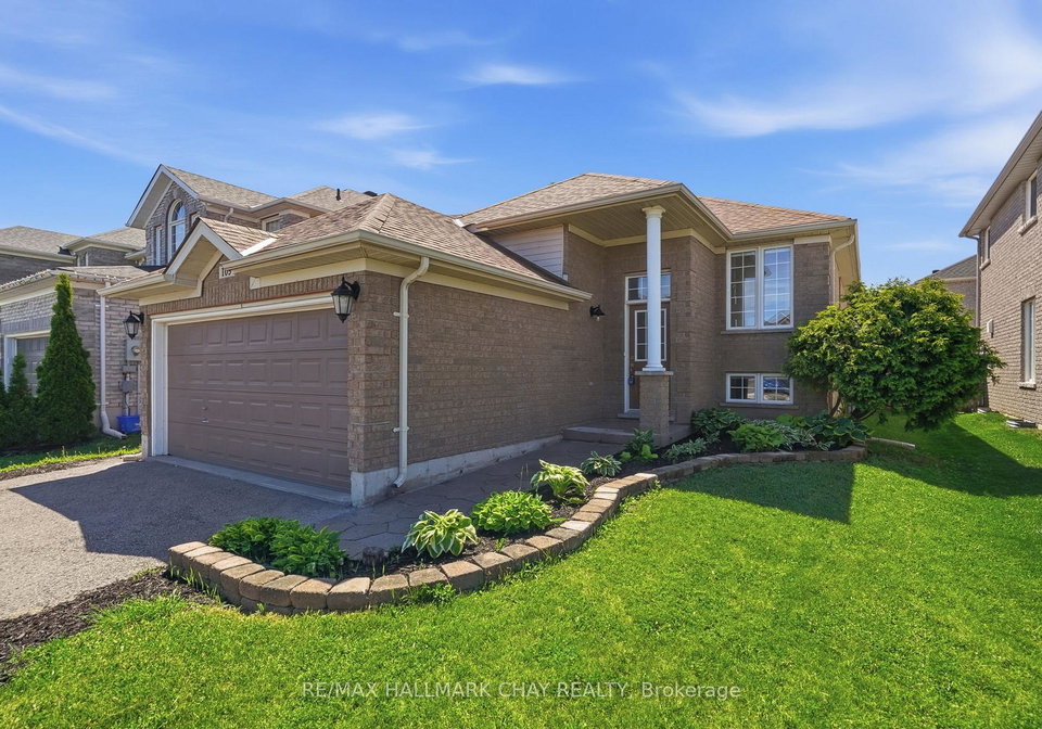 109-sovereigns-gate-barrie-ontario-s13443302