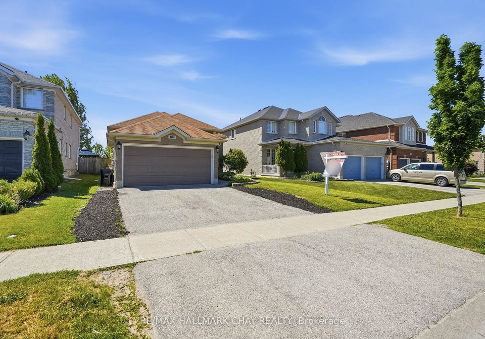 109-sovereigns-gate-barrie-ontario-s13443302