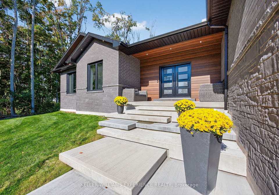 1016-lakeshore-road-e-oro-medonte-ontario-s13444272
