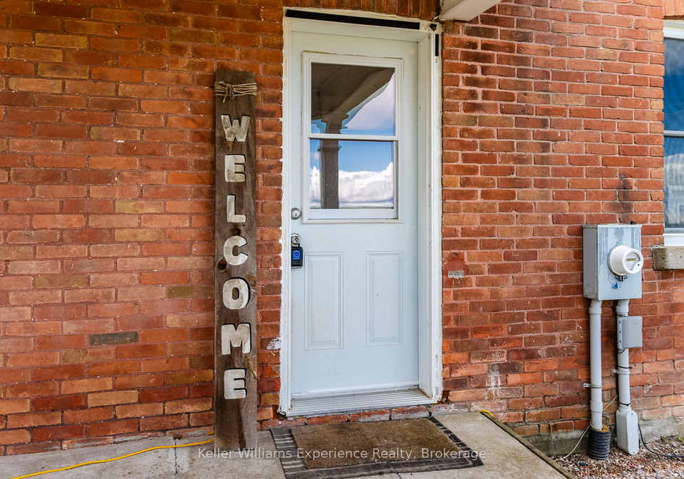 2936-flos-6-road-w-springwater-ontario-s13446826