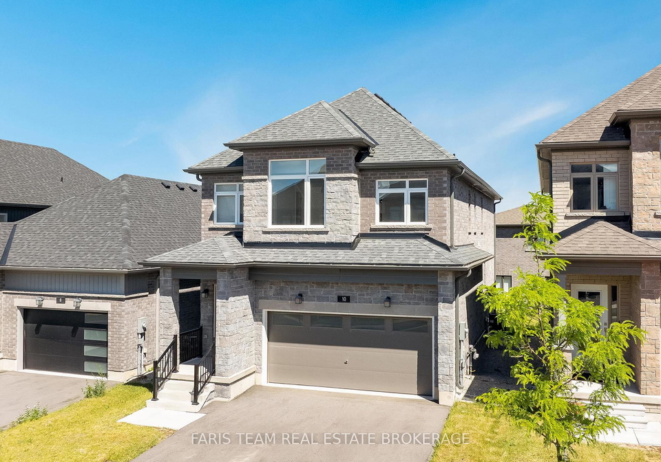 10-barnyard-trail-barrie-ontario-s13456598