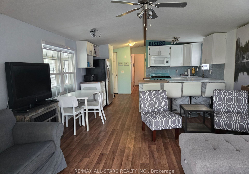 1-kenora-trail-wasaga-beach-ontario-s13462328