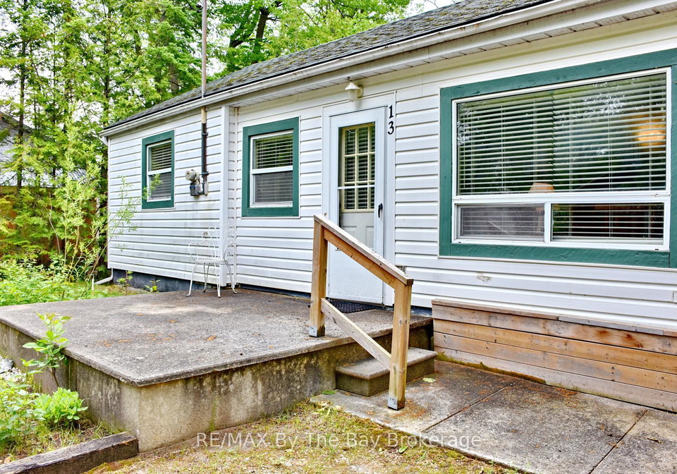 13-5th-lane-wasaga-beach-ontario-s13465818