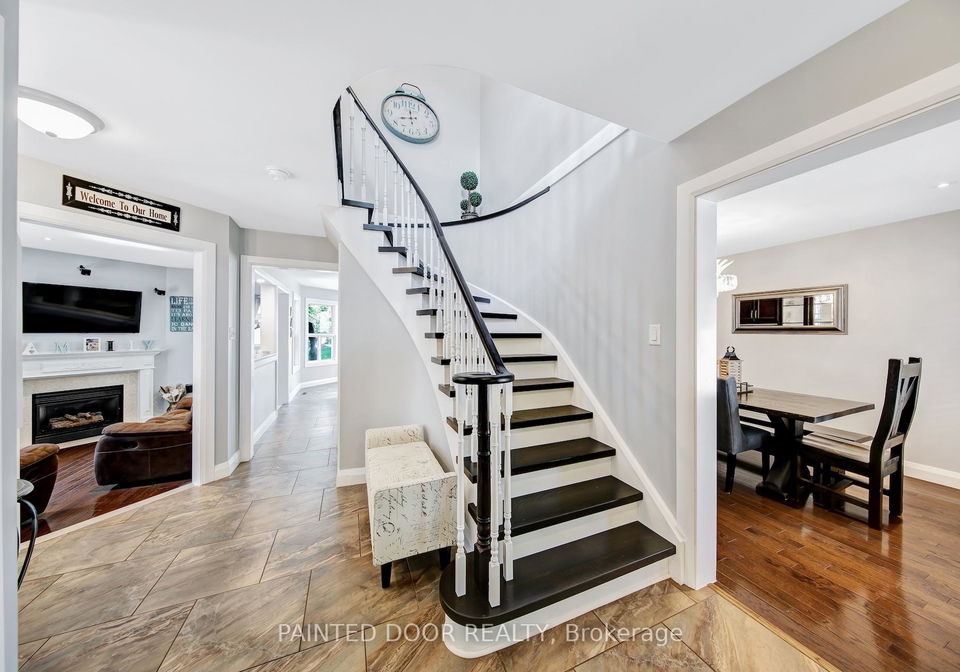96-ward-drive-barrie-ontario-s13468096