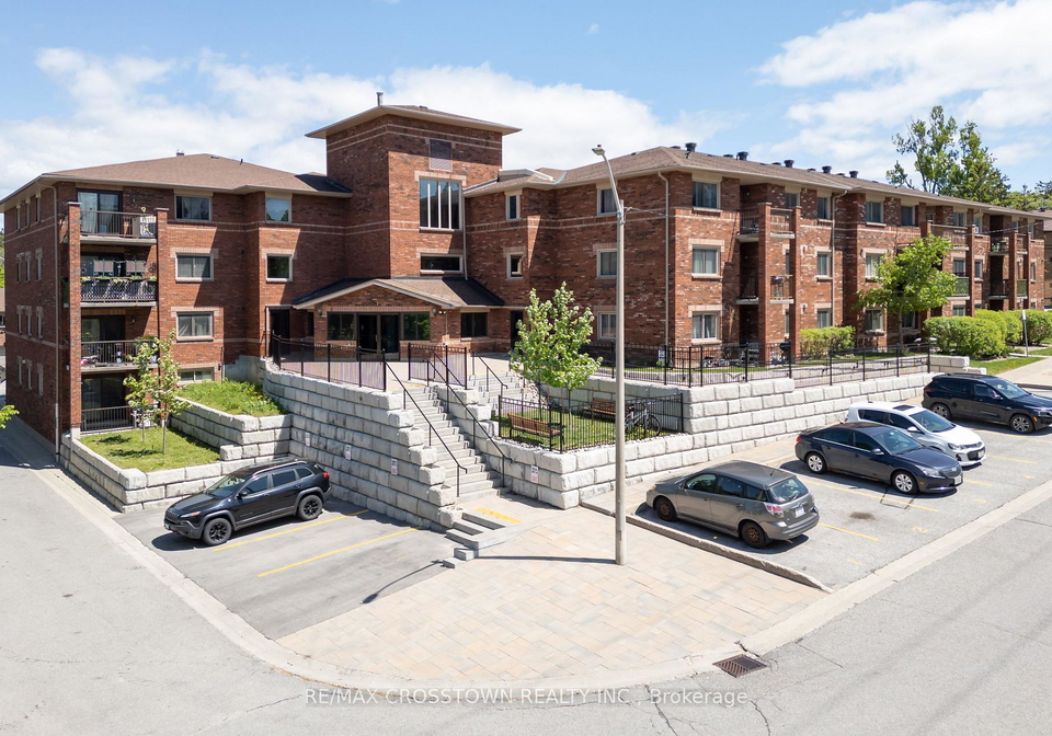1-quail-crescent-barrie-ontario-s13470902
