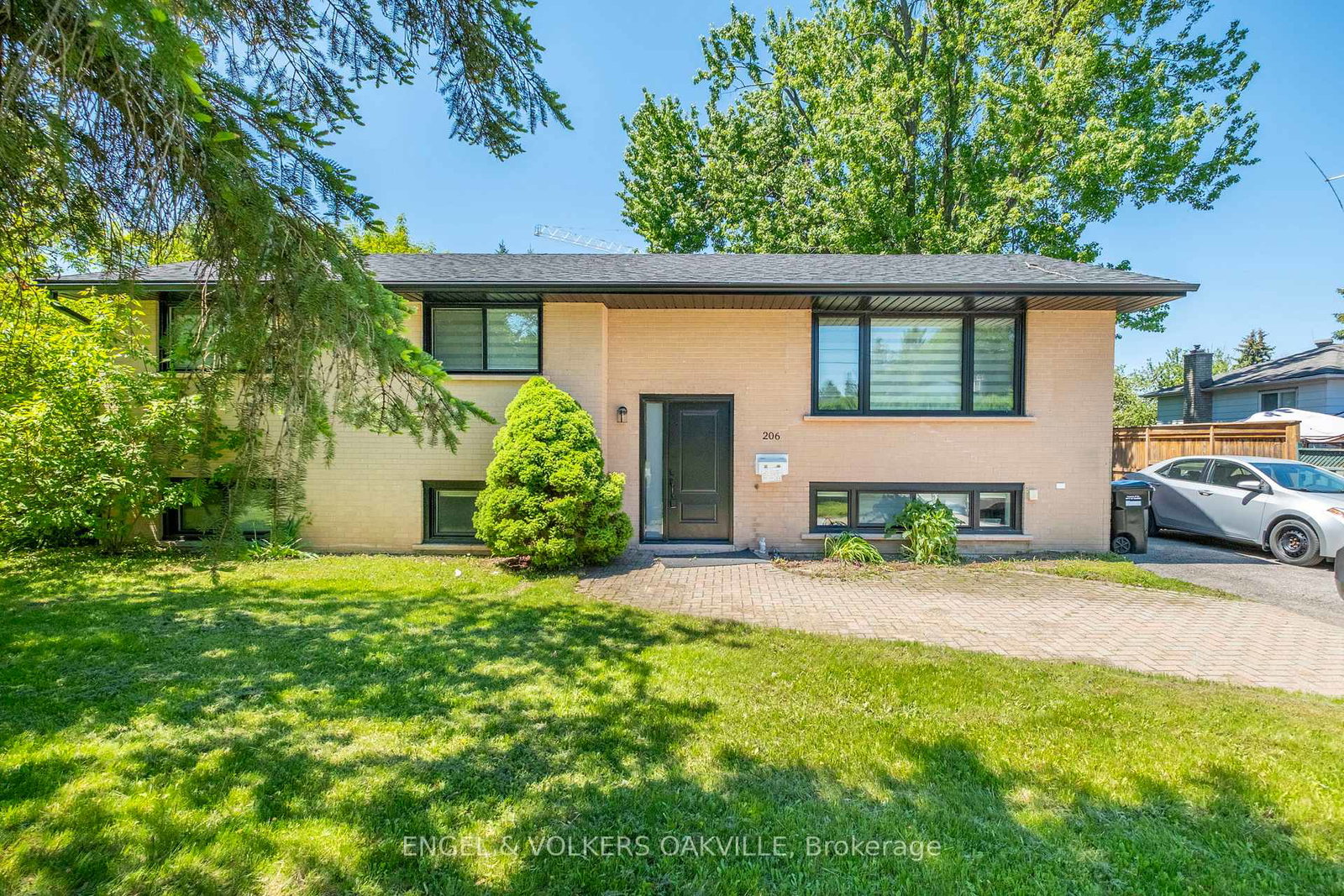 206-yeates-avenue-barrie-ontario-s13471818