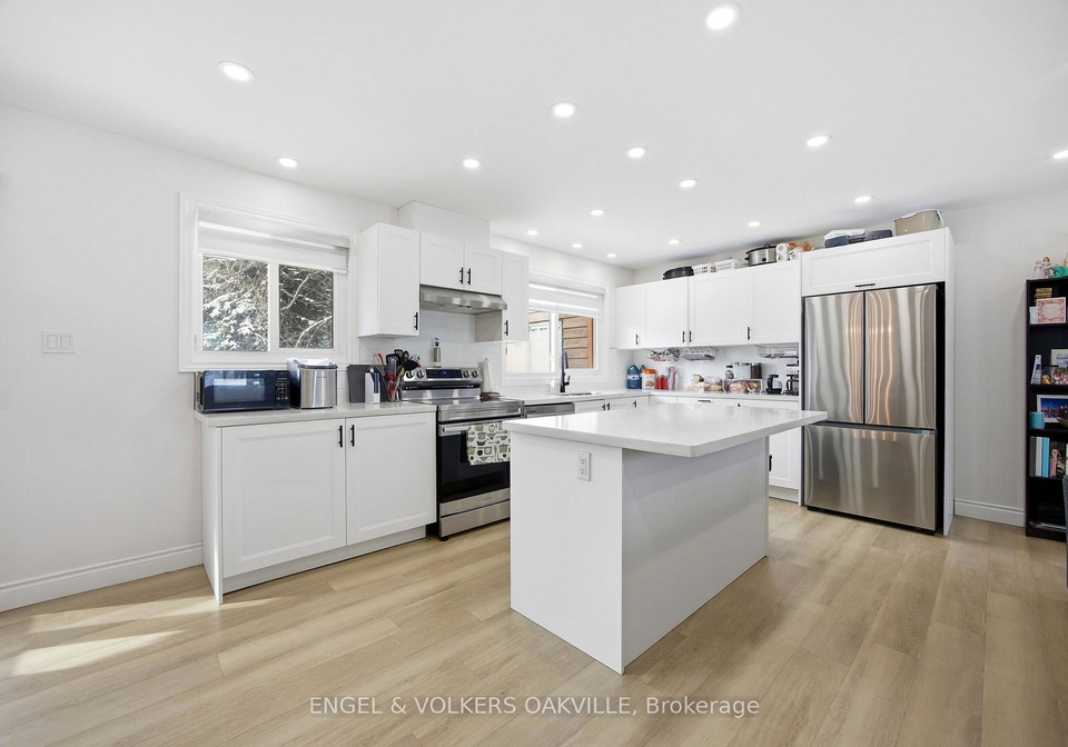206-yeates-avenue-barrie-ontario-s13471818