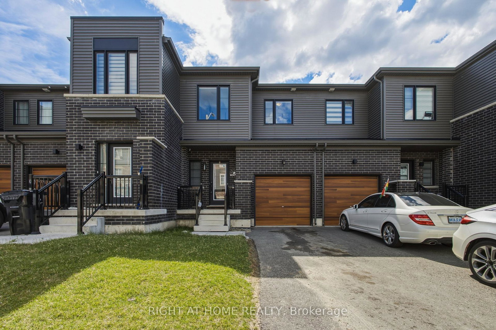 15-hay-lane-barrie-ontario-s13474788