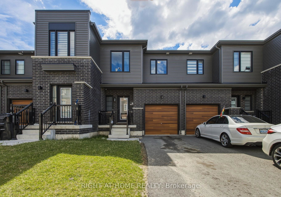 15-hay-lane-barrie-ontario-s13474788