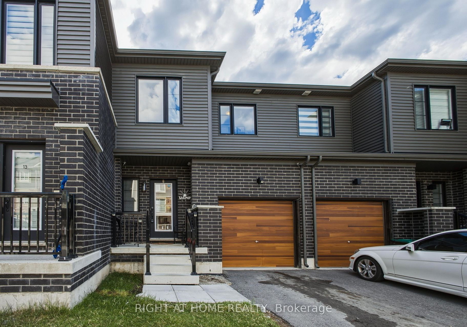 15-hay-lane-barrie-ontario-s13474788
