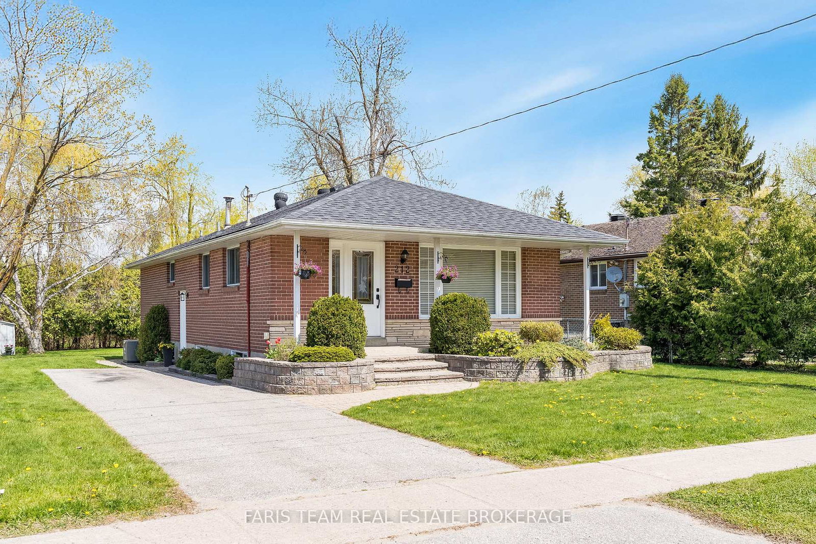 212-grove-street-e-barrie-ontario-s13475648