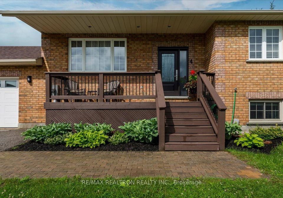 4-templeton-drive-clearview-ontario-s13479754