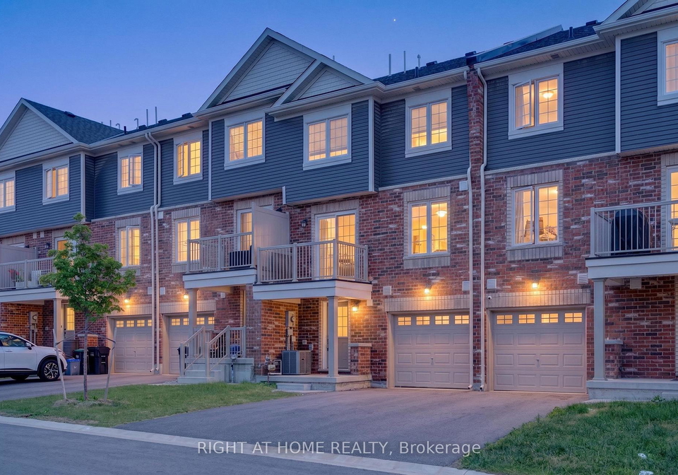 9-silo-mews-barrie-ontario-s13480044