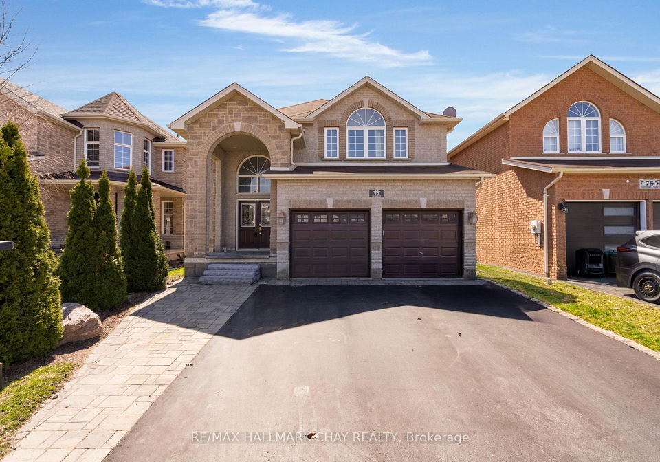 77-sovereigns-gate-barrie-ontario-s13483716