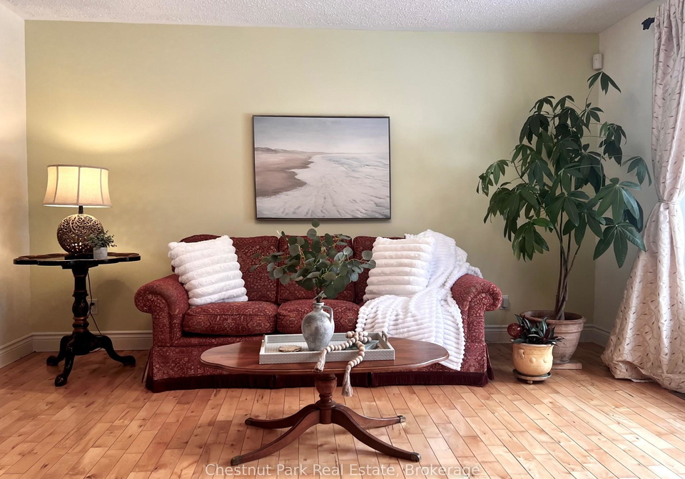 135-christopher-avenue-wasaga-beach-ontario-s13486012