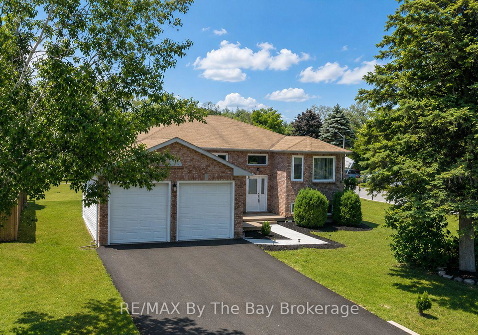 2-birchmount-circle-wasaga-beach-ontario-s13487504