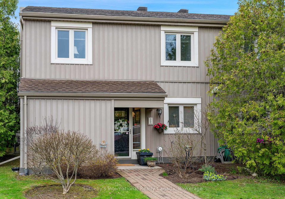 56oxbow-crescent-collingwood-ontario-s13490574