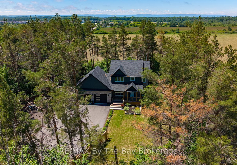 2946-92-county-road-springwater-ontario-s13490828