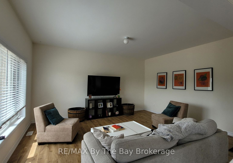 3-bianca-crescent-wasaga-beach-ontario-s13492436