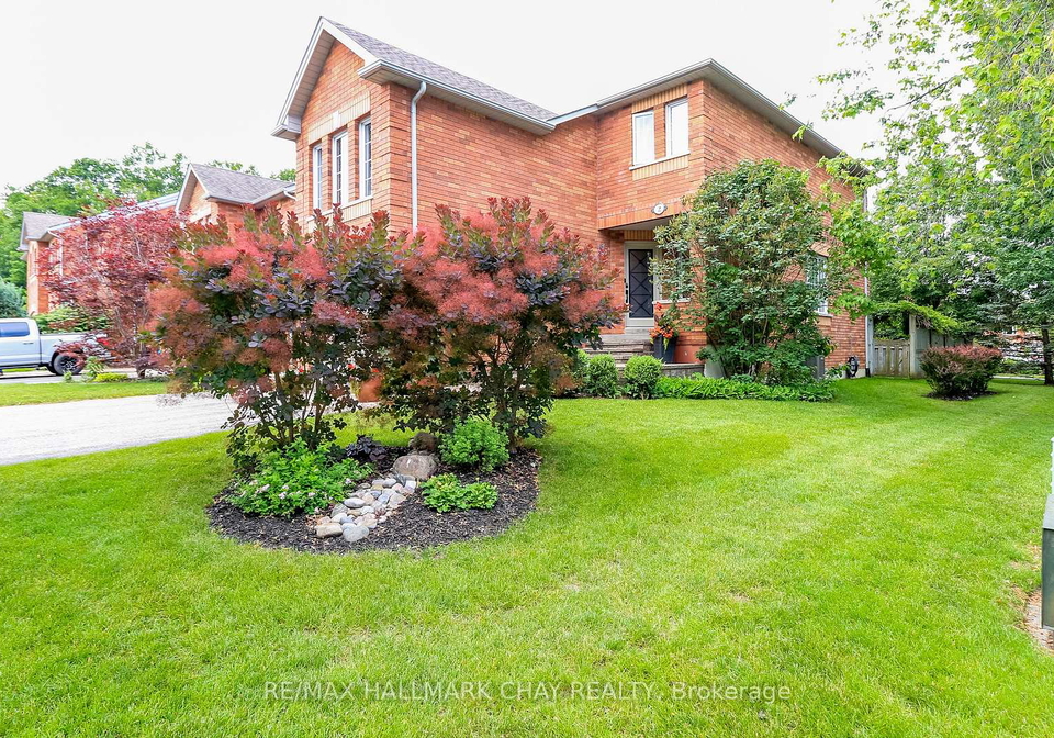2-kelly-place-barrie-ontario-s13493786