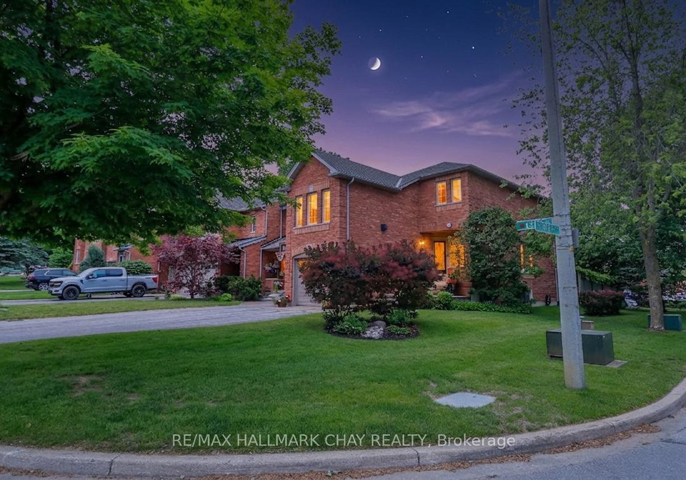 2-kelly-place-barrie-ontario-s13493786