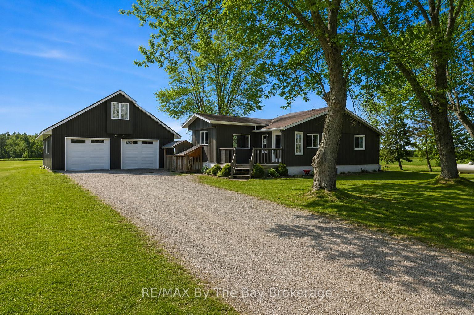 2533-flos-3-road-w-springwater-ontario-s13495512