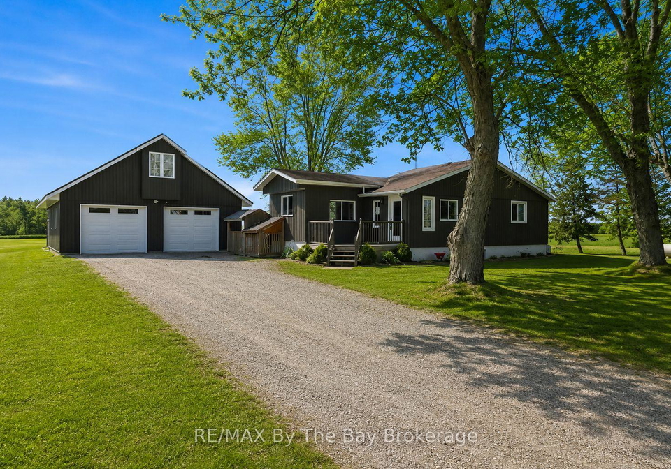 2533-flos-3-road-w-springwater-ontario-s13495512