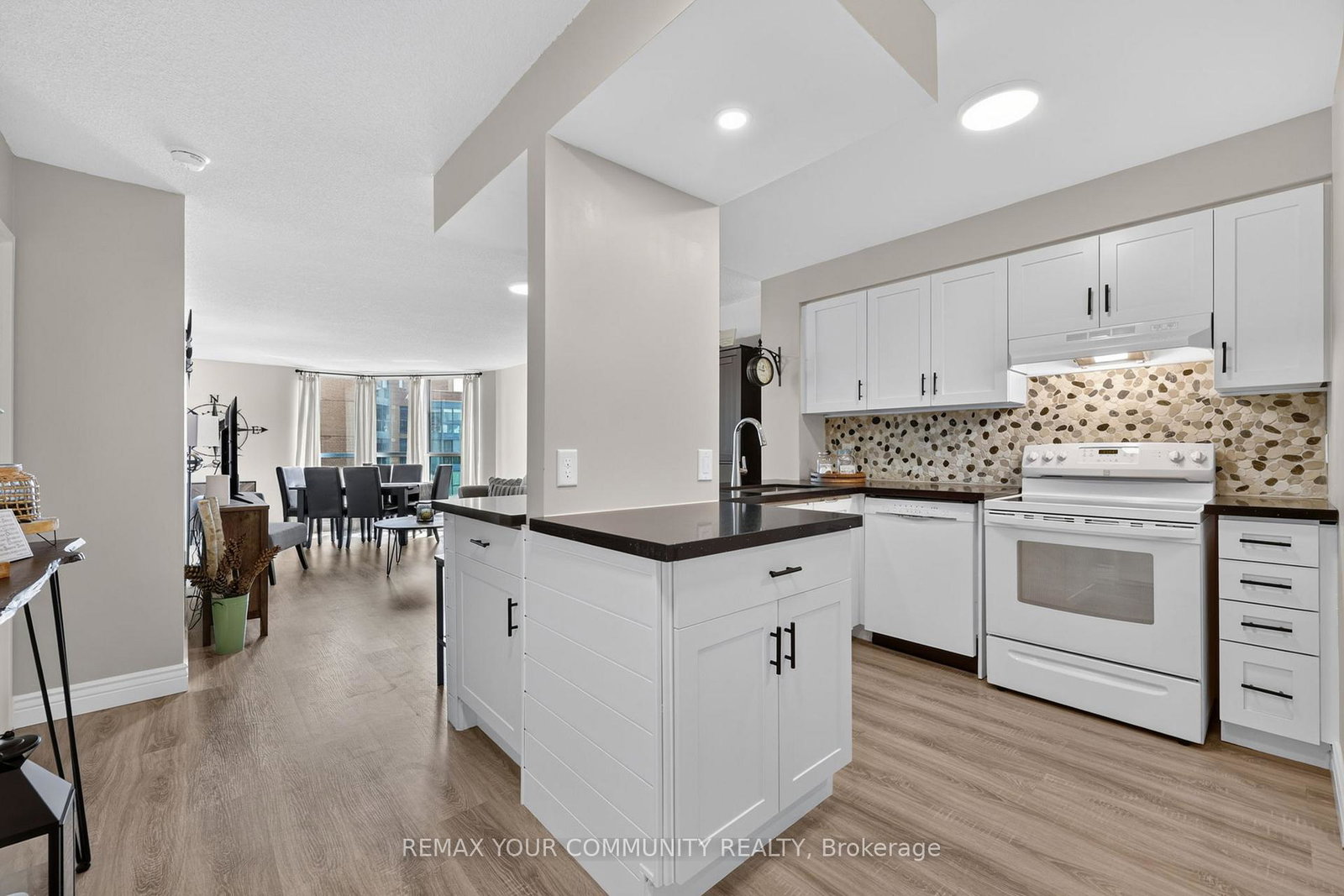 140-dunlop-street-e-barrie-ontario-s13495654