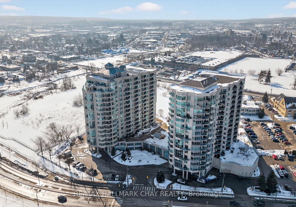 2-toronto-street-barrie-ontario-s13495692