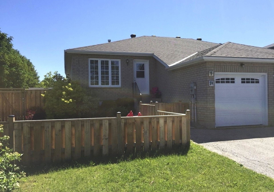 1-violet-street-barrie-ontario-s13497238